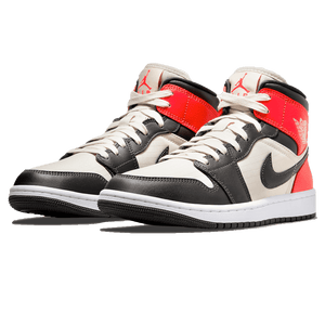 Air Jordan 1 Mid SE Wmns Newsprint
