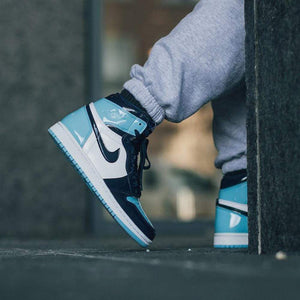 Air Jordan 1 Wmns Retro High OG Blue Chill