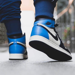 Air Jordan 1 Retro High OG Obsidian UNC