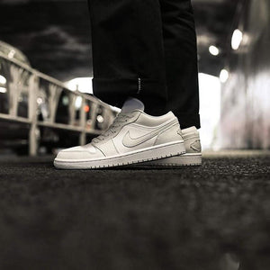 Air Jordan 1 Wmns Low Spruce Aura