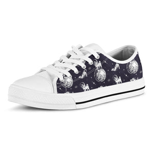 Astronaut Pug In Space Pattern Print White Low Top Sneakers