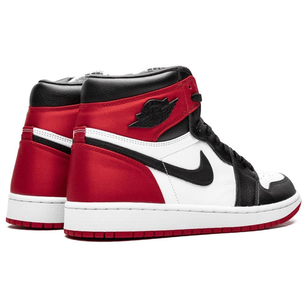 Air Jordan 1 Wmns Retro High Satin Black Toe