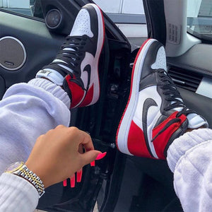 Air Jordan 1 Wmns Retro High Satin Black Toe