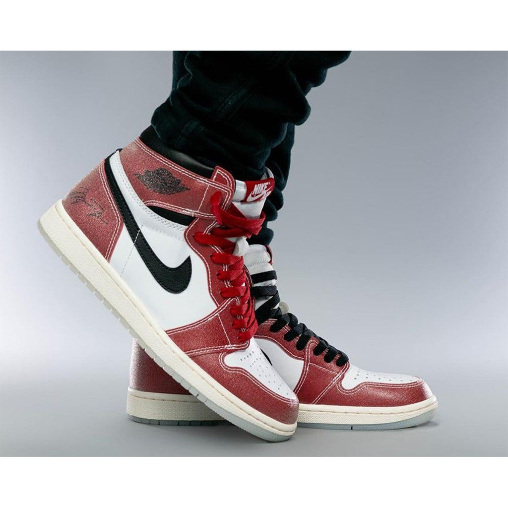 Trophy Room x Air Jordan 1 Retro High OG SP Chicago Friends & Family