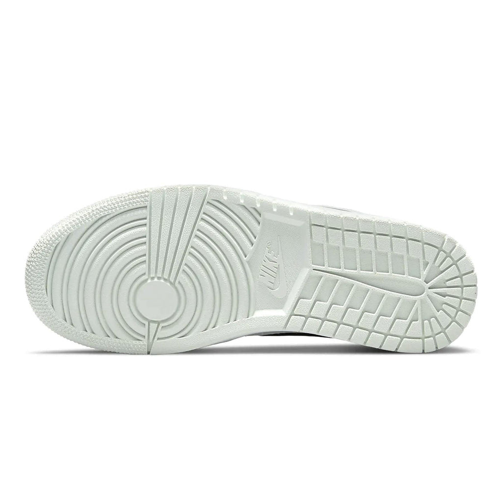Air Jordan 1 Wmns Low SE Barely Green