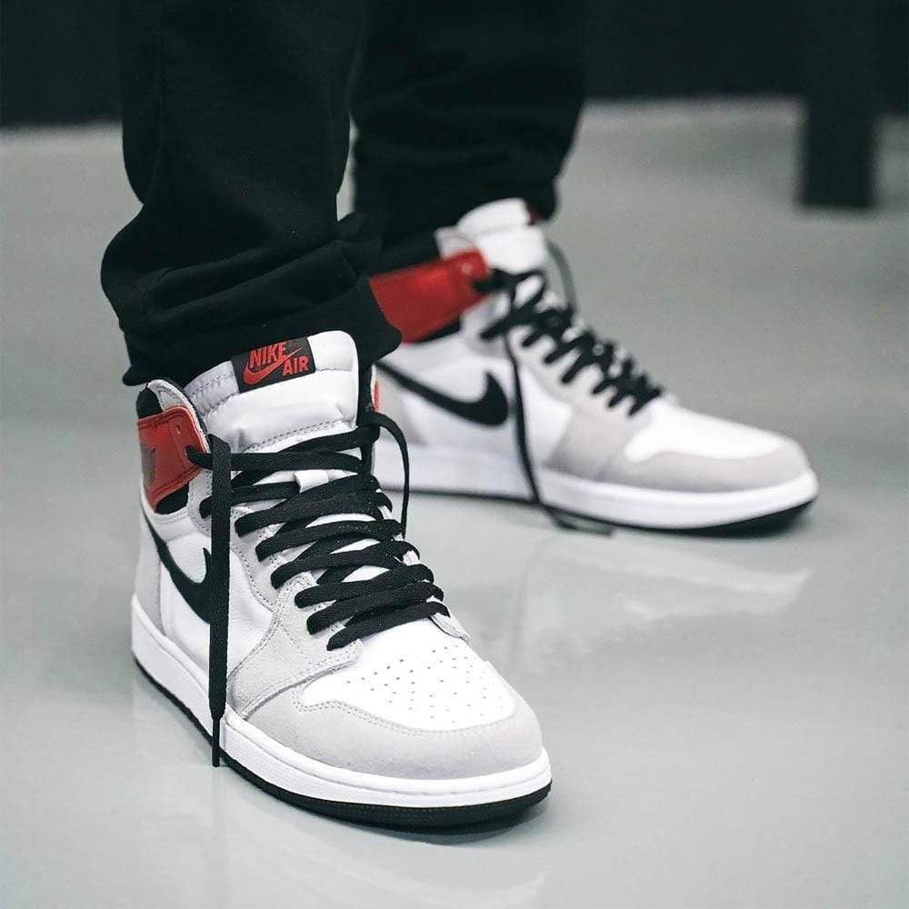 Air Jordan 1 Retro High OG Smoke Grey