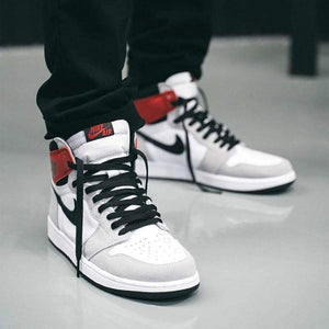Air Jordan 1 Retro High OG Smoke Grey