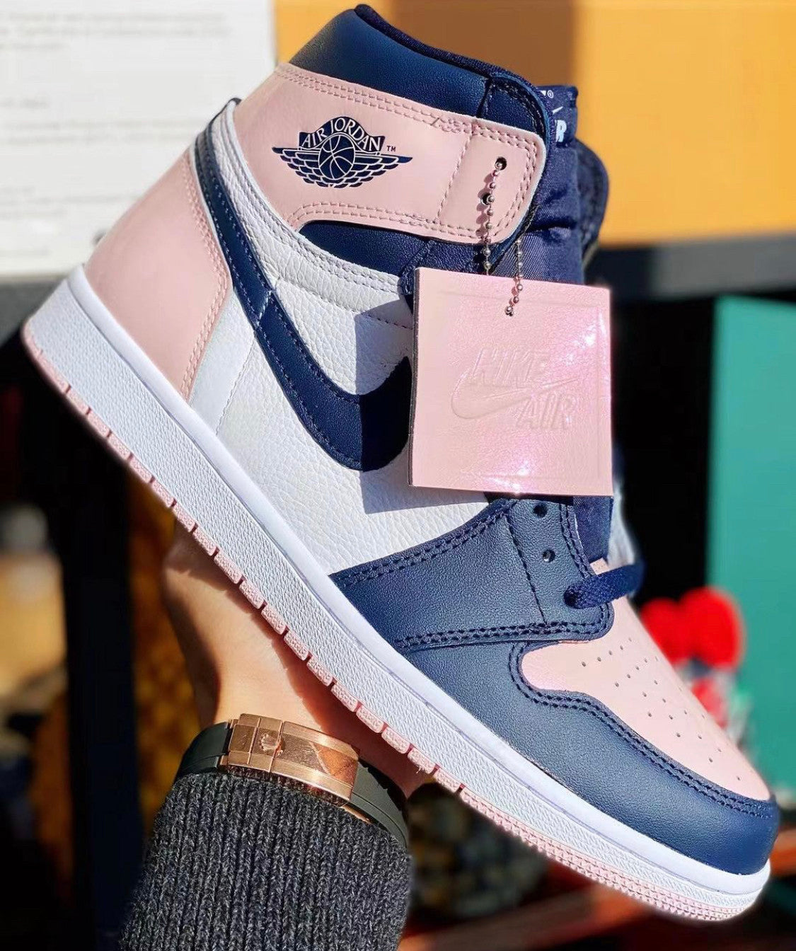 Air Jordan 1 High OG Atmosphere Bubble Gum