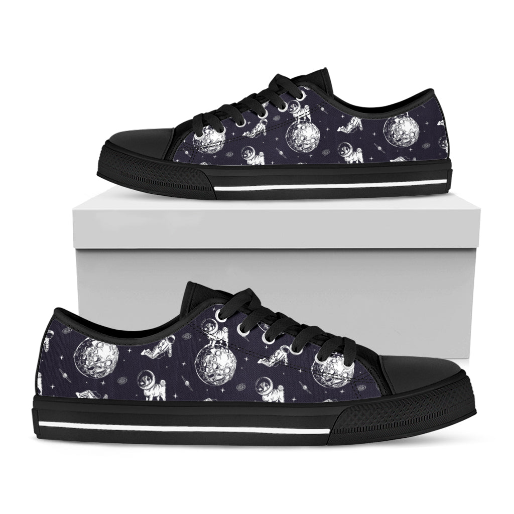 Astronaut Pug In Space Pattern Print Black Low Top Sneakers
