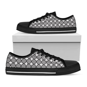 Black And White Dartboard Pattern Print Black Low Top Sneakers